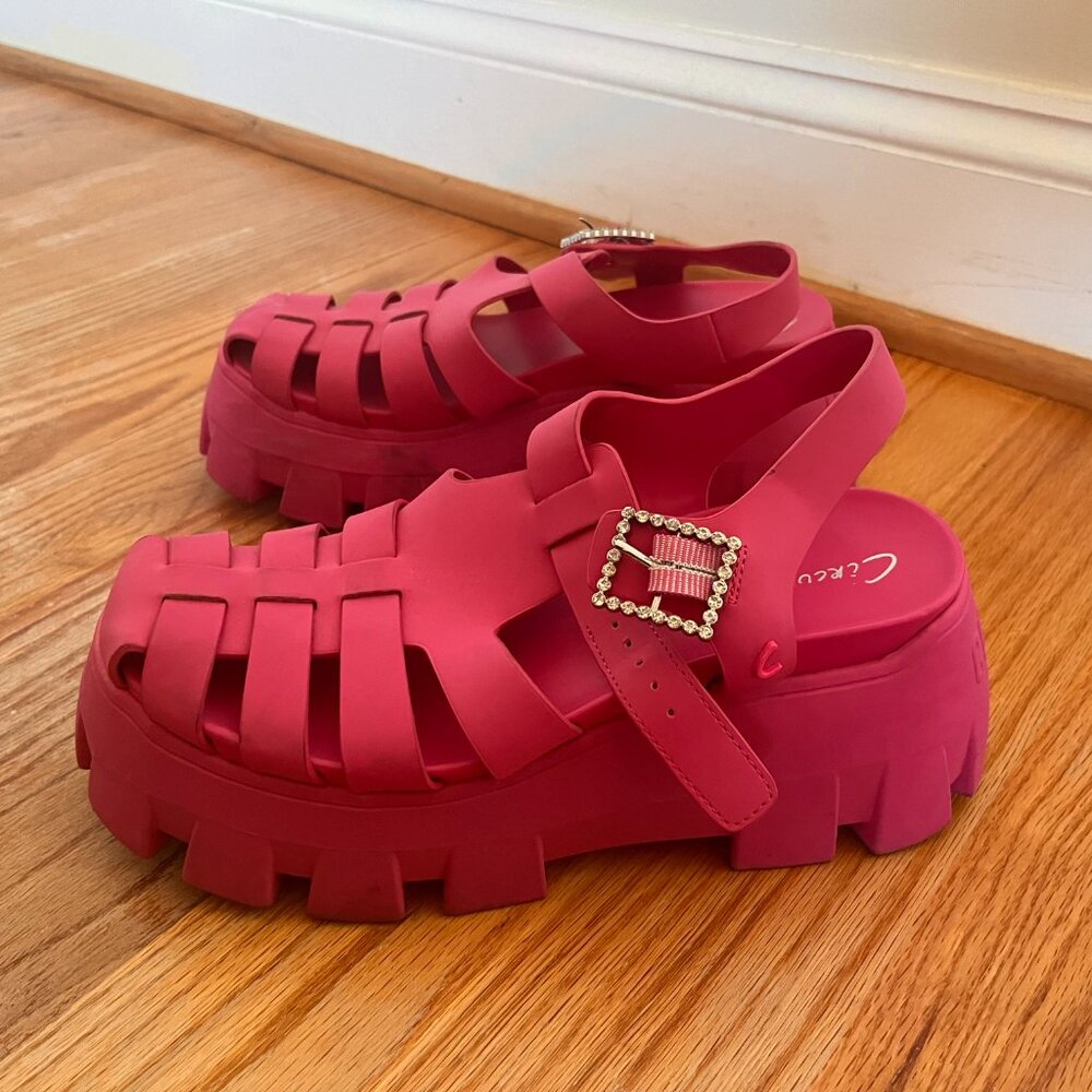 Alyson Lug Sole Fisherman Sandals - Picture 4 of 5